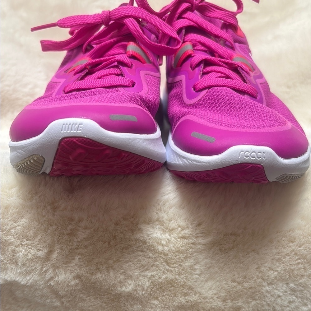 Nike Miler React Pink and White Athletic Shoes with Breathable Mesh - Picture 11 of 11